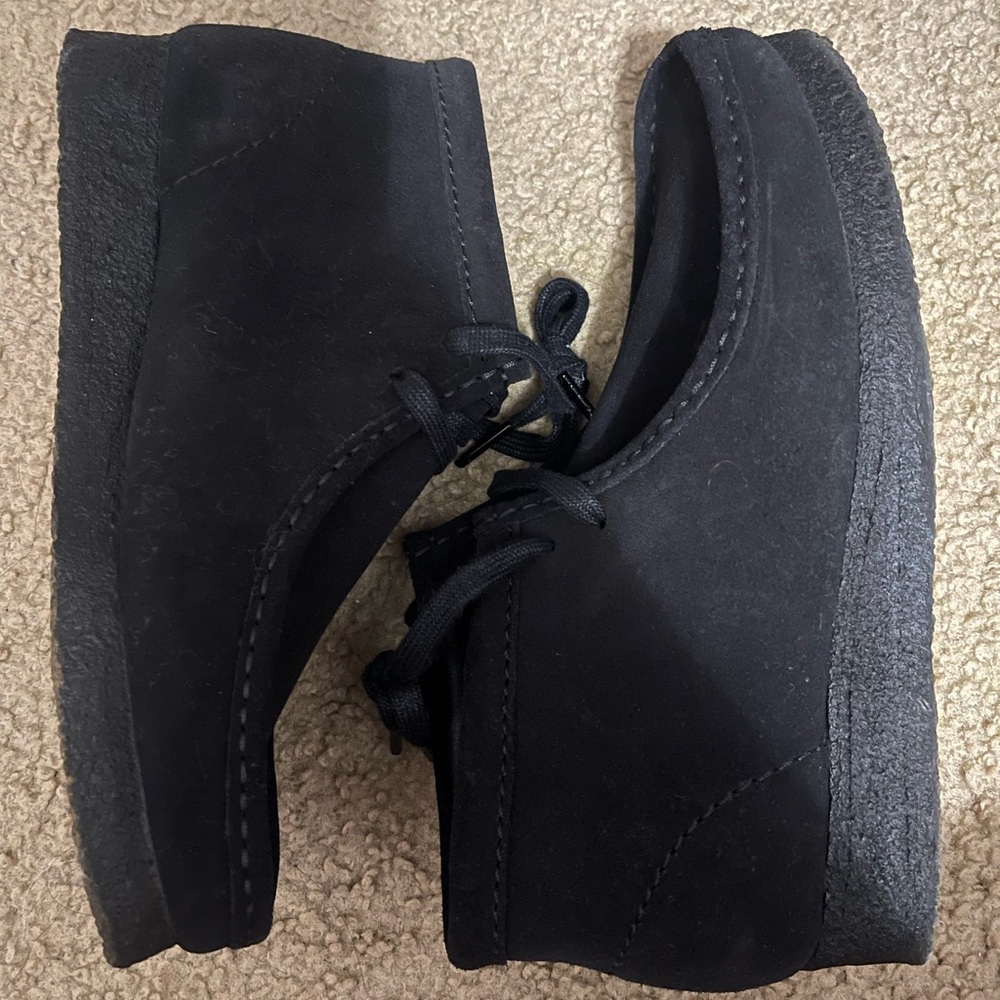 Wallabee boot /clarks black suede. with og box